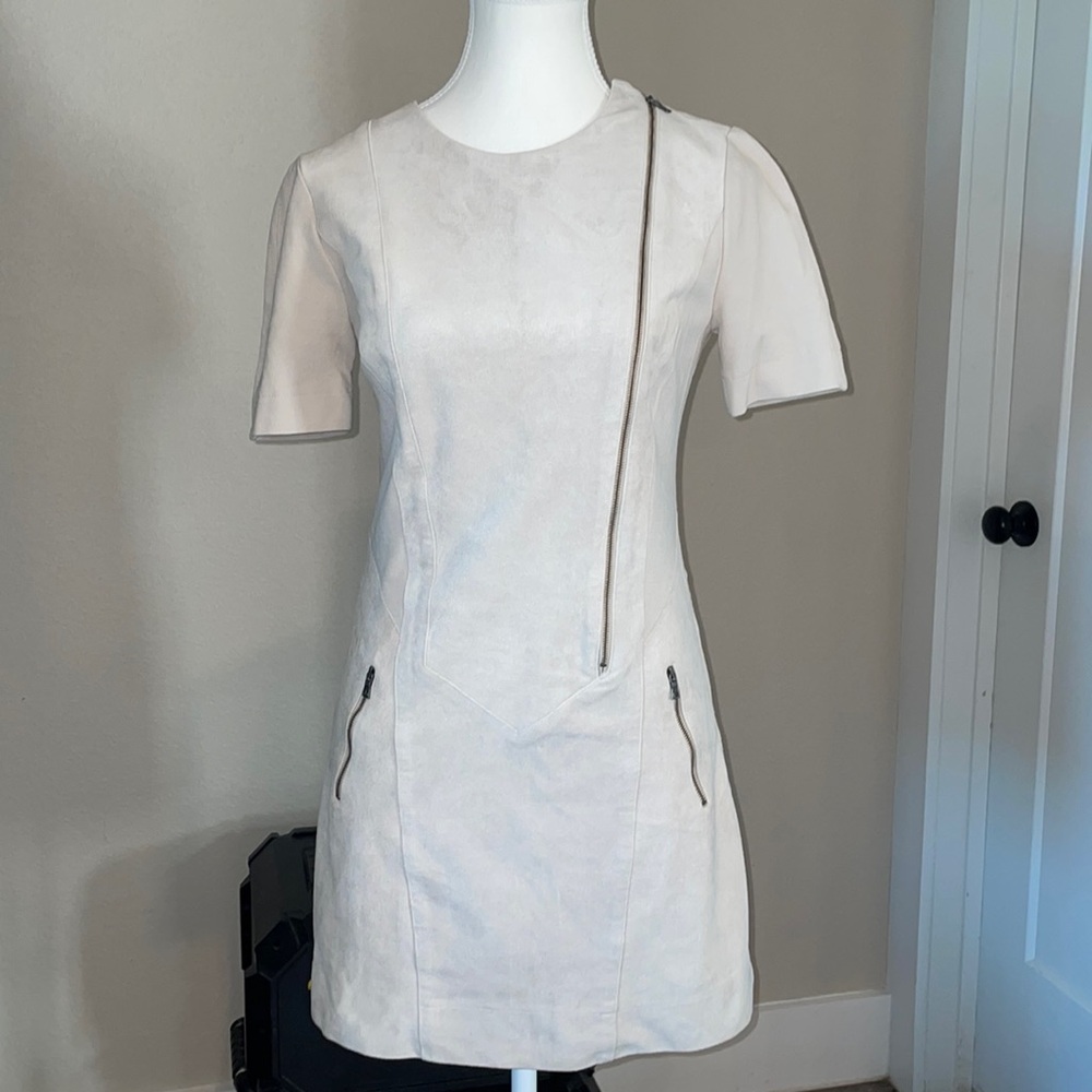 BCBGMAXAZRIA Ivory Dress Size XS